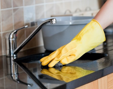 Carpet cleaning equipment and room preparation for a service booking