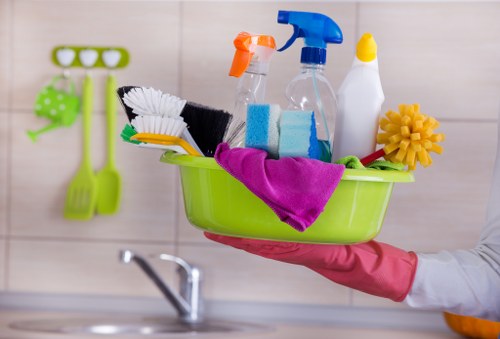 Service cancellation and rescheduling terms represented by a calendar and checklist